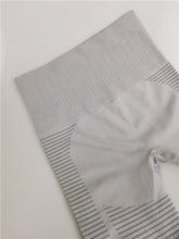 Load image into Gallery viewer, Seamless Female Yoga/Gym Leggings.