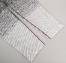 Load image into Gallery viewer, Seamless Female 2 Piece Yoga/ Gym Set.