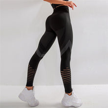 Load image into Gallery viewer, Seamless Female Yoga/Gym Leggings.
