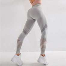 Load image into Gallery viewer, Seamless Female Yoga/Gym Leggings.
